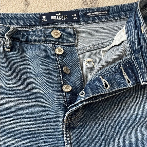 Hollister Vintage Stretch High-Rise Boyfriend Jeans - Picture 4 of 7